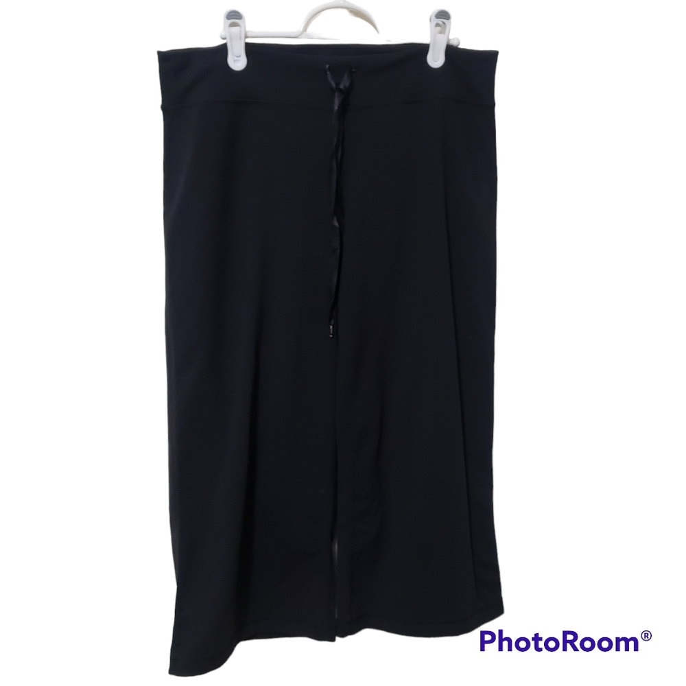 Lululemon Athletica Straight Leg Activewear  Capri Pants Women's Drawstring